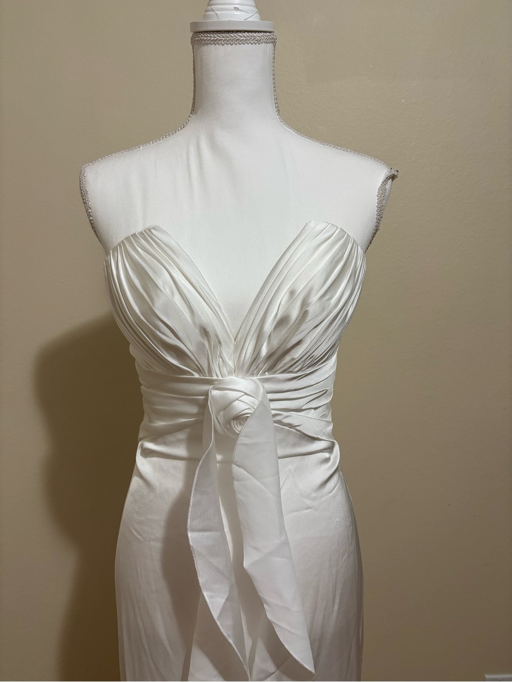 Strapless White Satin Pleated Waist-Knot Dress